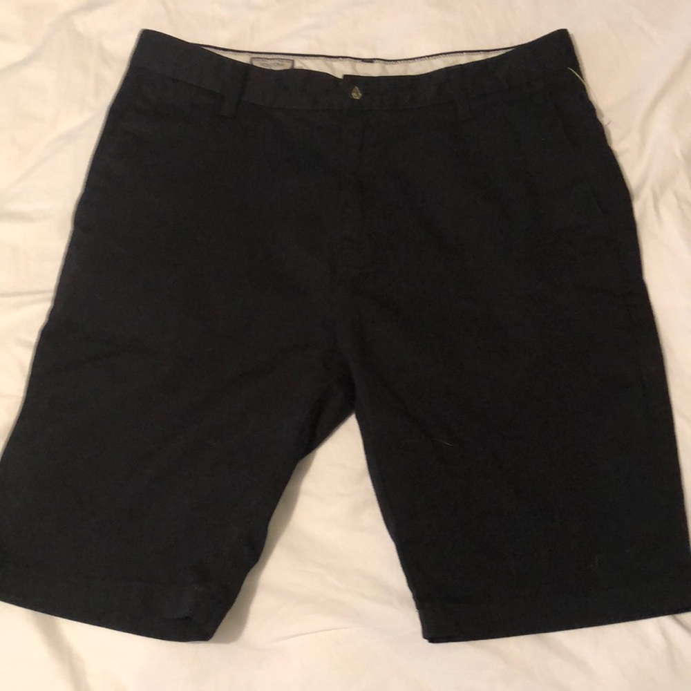 Volcom Men’s Black Shorts size 34